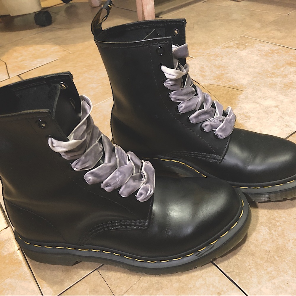 Dr. Martens 1460 pascal 8-eye lace up boots
